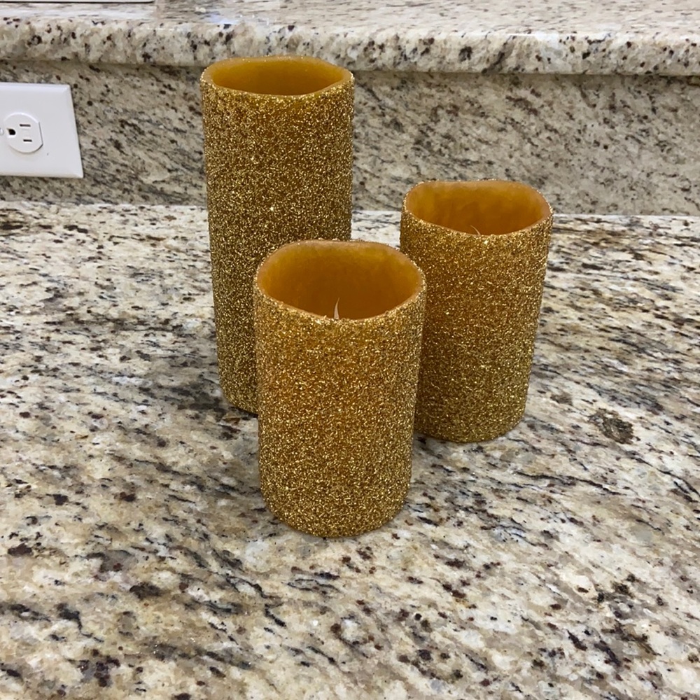 Set of 3 gold glitter flame less candles